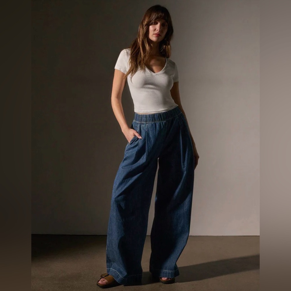 James Perse 2 Medium Wash Blue Wide Leg Jeans Elastic Waist Pleated Pockets $350